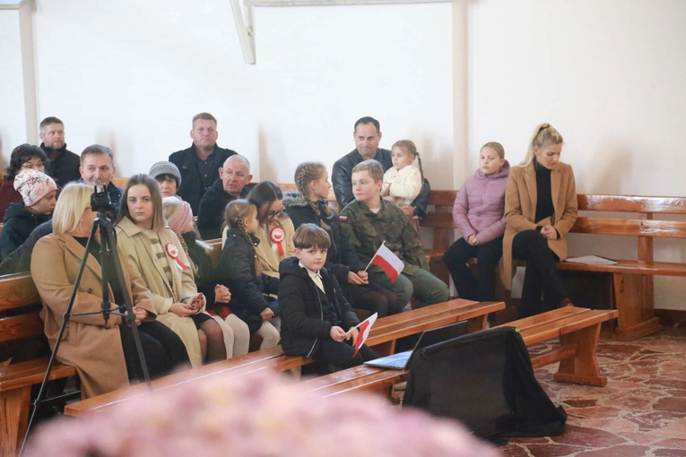 Poświęcenie obelisku i tablicy w Gródku nad Dunajcem