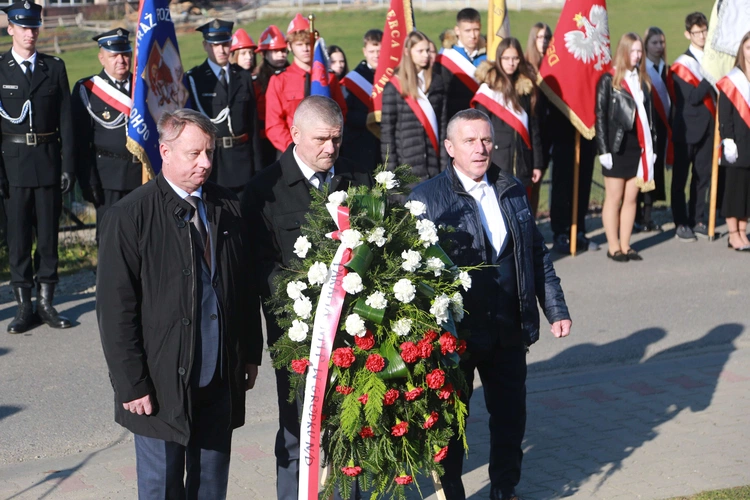 Poświęcenie obelisku i tablicy w Gródku nad Dunajcem