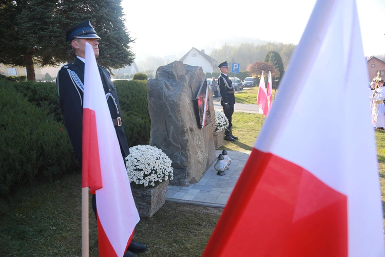 Poświęcenie obelisku i tablicy w Gródku nad Dunajcem