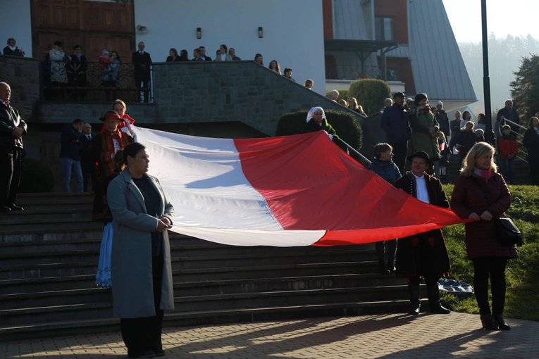 Poświęcenie obelisku i tablicy w Gródku nad Dunajcem