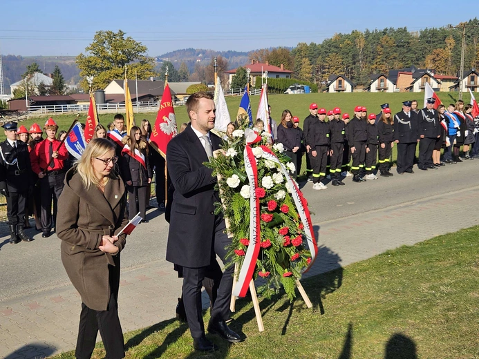 Poświęcenie obelisku i tablicy w Gródku nad Dunajcem