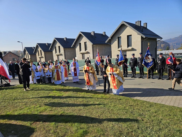 Poświęcenie obelisku i tablicy w Gródku nad Dunajcem