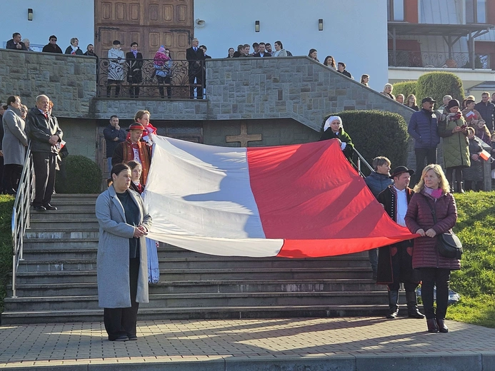 Poświęcenie obelisku i tablicy w Gródku nad Dunajcem