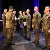 Nominacje wręczali płk Mariusz Specjalski i płk Łukasz Baranowski.