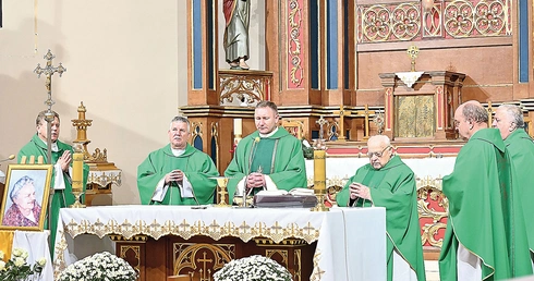 W czasie Mszy św. eksponowano portret gdańszczanki.