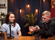 Kolejne odcinki ukazywać się będą co tydzień.  Są do odsłuchania m.in. na youtubowym kanale Archidiecezja Gdańska.