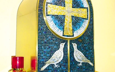 Tabernakula zdobione mozaiką: w kościele św. Alberta Wielkiego w Gliwicach (s. A.M. Kurek PDDM, 2012 r.)... 