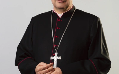 12 września 2024 r. papież Franciszek mianował bp. Osiala biskupem łowickim. Hierarcha urodził się 19 listopada 1970 r. w Łowiczu.
