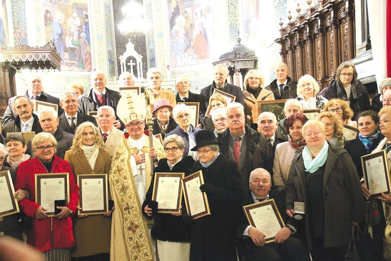 	Bp Stułkowski odznaczył 41 wiernych świeckich medalem „Zasłużony dla Diecezji Płockiej”.