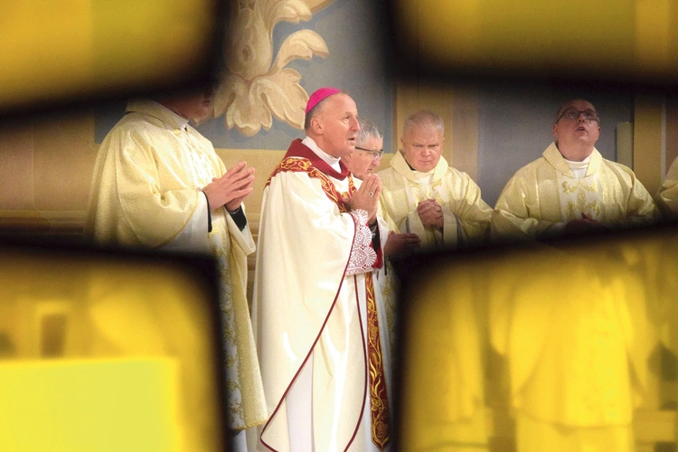 	Mszy św. przewodniczył bp Marek Solarczyk.