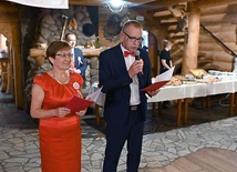 Mirosława i Roman Jadachowie z Pszenna w czasie zeszłorocznego świętowania.