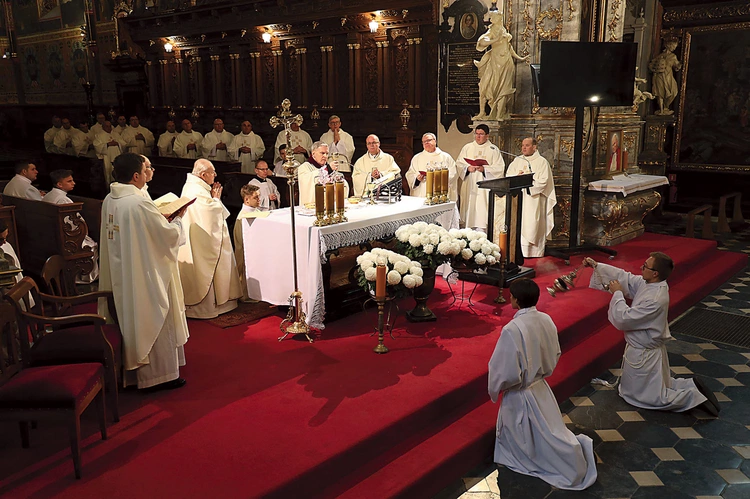 	Duszpasterze modlili się o świętość i upodabnianie się do Boga we wszystkich swoich działaniach.