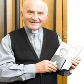 Ks. Jan Zając poznał Alka w wojsku. Później z uwagą słuchał o nim w Radiu Wolna Europa. 