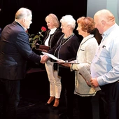 	Potomkowie państwa Dziubów podczas spotkania.