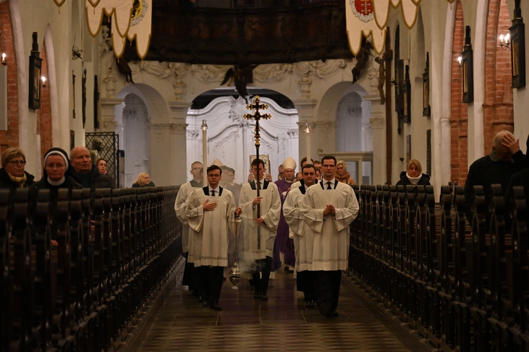 W intencji zmarłych biskupów i prezbiterów