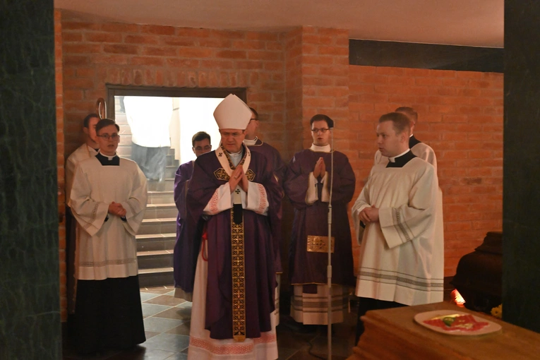 W intencji zmarłych biskupów i prezbiterów