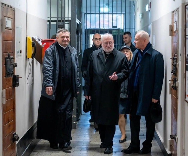 KUL: szef watykańskiej dyplomacji spotkał się z więźniami studiującymi w Areszcie w Lublinie
