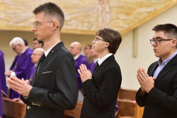 Msza św. za zmarłych ze społeczności Hosianum