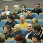 Konferencja o odkryciach w kryptach