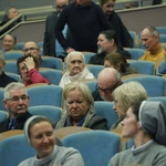 Konferencja o odkryciach w kryptach