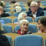 Konferencja o odkryciach w kryptach