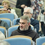 Konferencja o odkryciach w kryptach