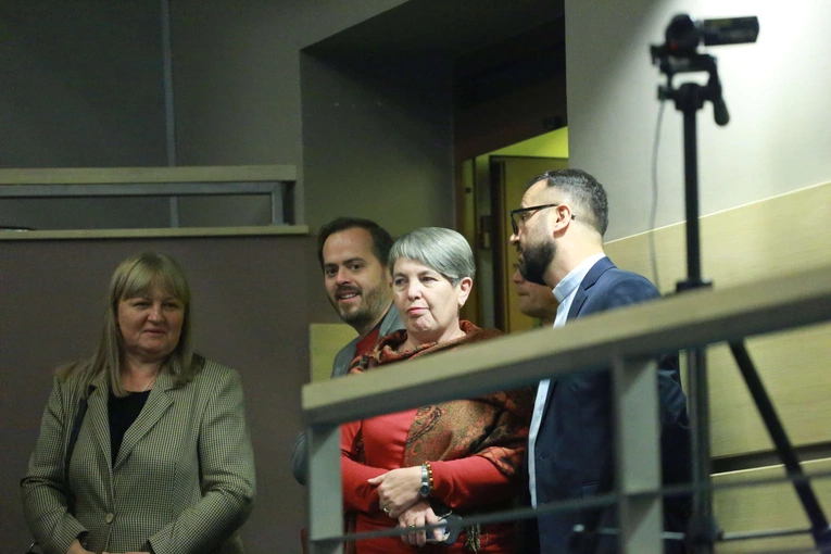 Konferencja o odkryciach w kryptach