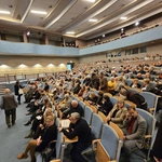 Konferencja o odkryciach w kryptach