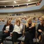 Konferencja o odkryciach w kryptach