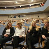 Konferencja o odkryciach w kryptach