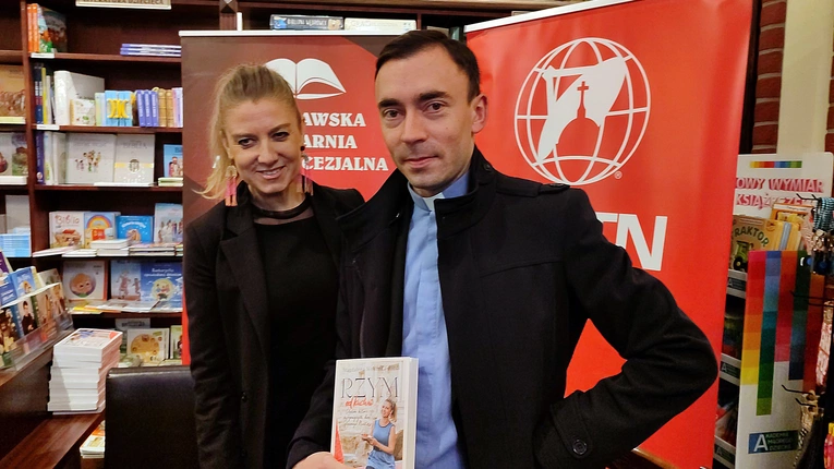 Magdalena Wolińska-Riedi we Wrocławskiej Księgarni Archidiecezjalnej
