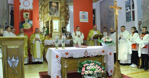 Święcenia diakonatu w Kobylnicy cz. 1