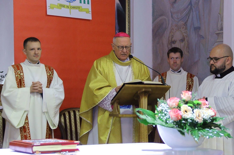 Święcenia diakonatu w Kobylnicy cz. 1