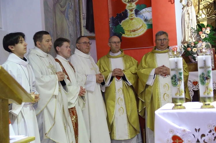 Święcenia diakonatu w Kobylnicy cz. 2