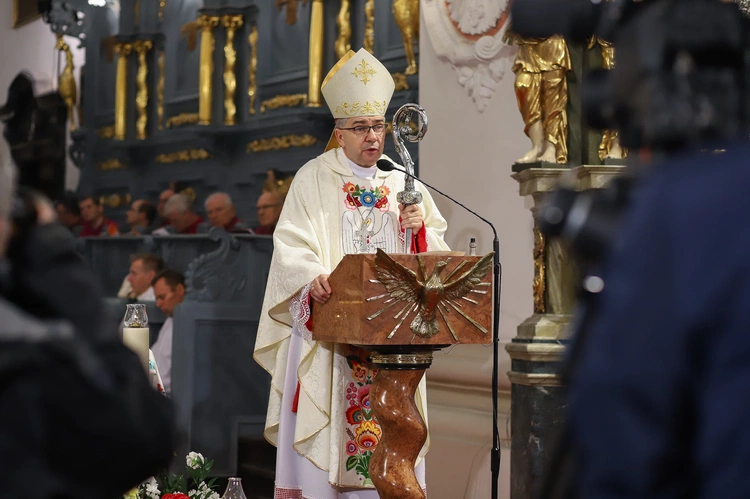 Księżak na katedrze - historyczny ingres biskupa Wojciecha Osiala