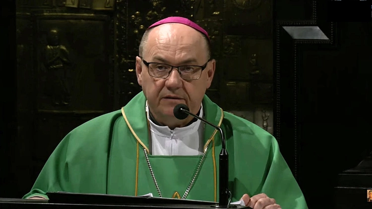 Bp Kiciński: Ubodzy boją się naszej oceny, krytyki, dlatego chcą być niezauważalni