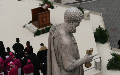 Skąd się biorą papieże? Rozmowa z historykiem Kościoła