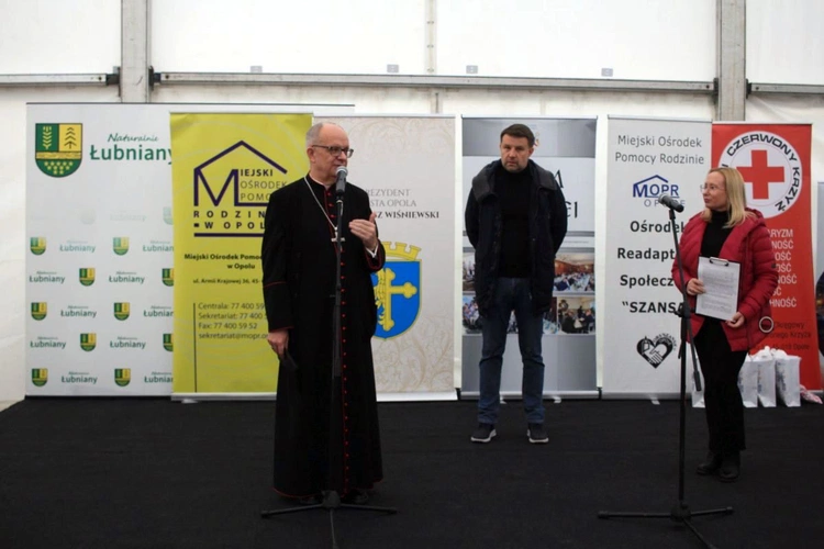 VIII Światowy Dzień Ubogich w Opolu - wspólna biesiada