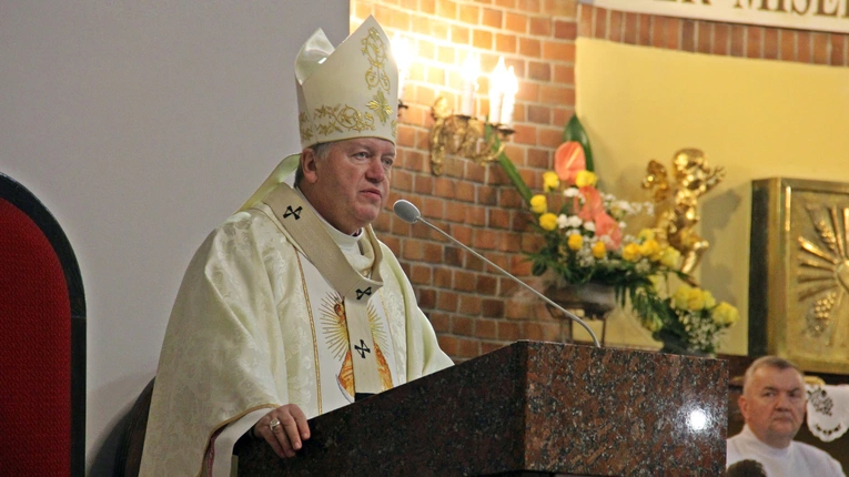 Abp Kupny: Nie nam oceniać tych, którzy odchodzą od Kościoła