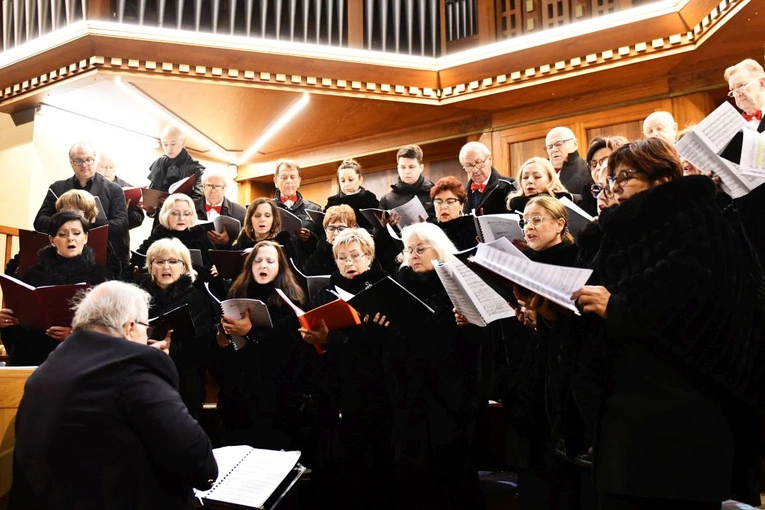 Koncert chóru "Cantemus Domino"