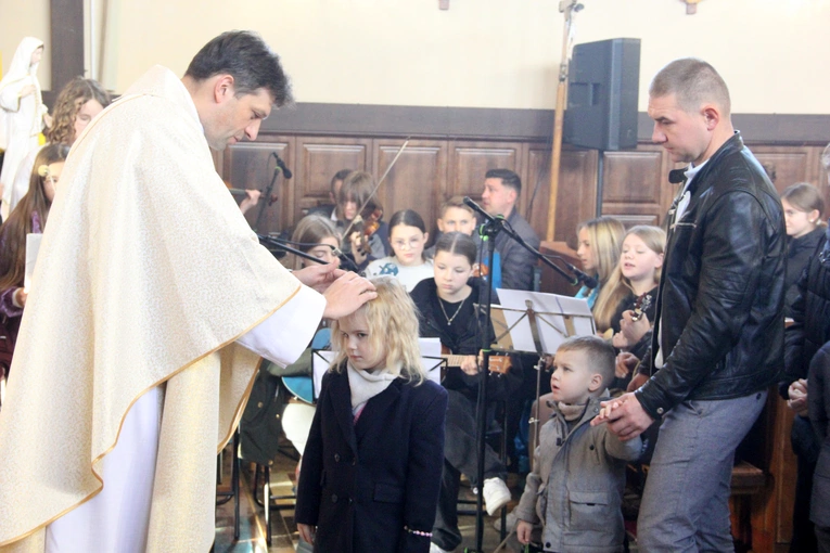 Żbikowice. Uroczyste wprowadzenie obrazu Ulmów