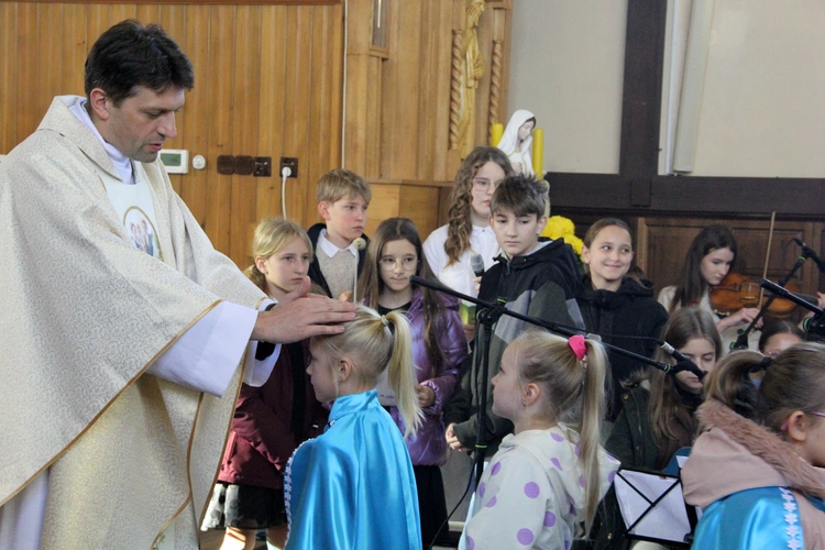 Żbikowice. Uroczyste wprowadzenie obrazu Ulmów