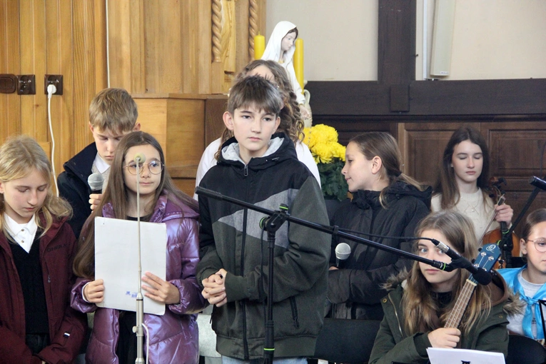 Żbikowice. Uroczyste wprowadzenie obrazu Ulmów