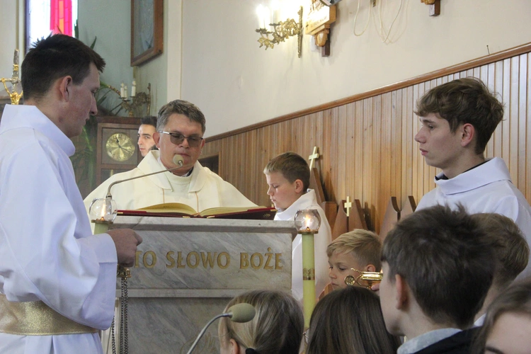 Żbikowice. Uroczyste wprowadzenie obrazu Ulmów