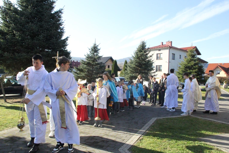 Żbikowice. Uroczyste wprowadzenie obrazu Ulmów