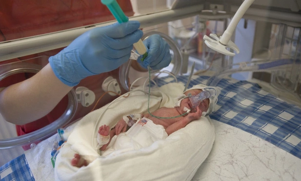 Sejmowy projekt wydłużający urlop macierzyński dla rodziców wcześniaków