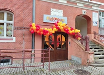 	Świąteczny wystrój poradni w dniu pierwszych urodzin. 