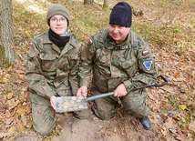Odkrywcami są Sławomir Milewski i jego syn Szymon ze Stowarzyszenia Badawczo-Historycznego „Triglav”.