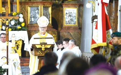 Msza św. sprawowana była w kościele franciszkanów.