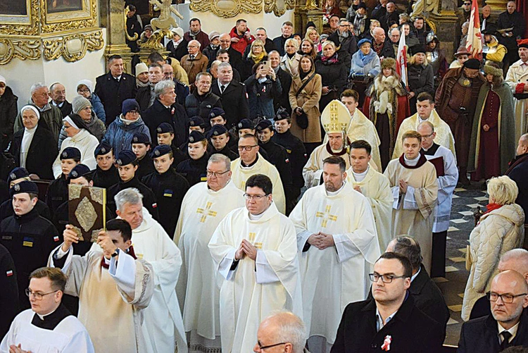 Modlitwa pod przewodnictwem bp. Krzysztofa Nitkiewicza połączyła pokolenia.